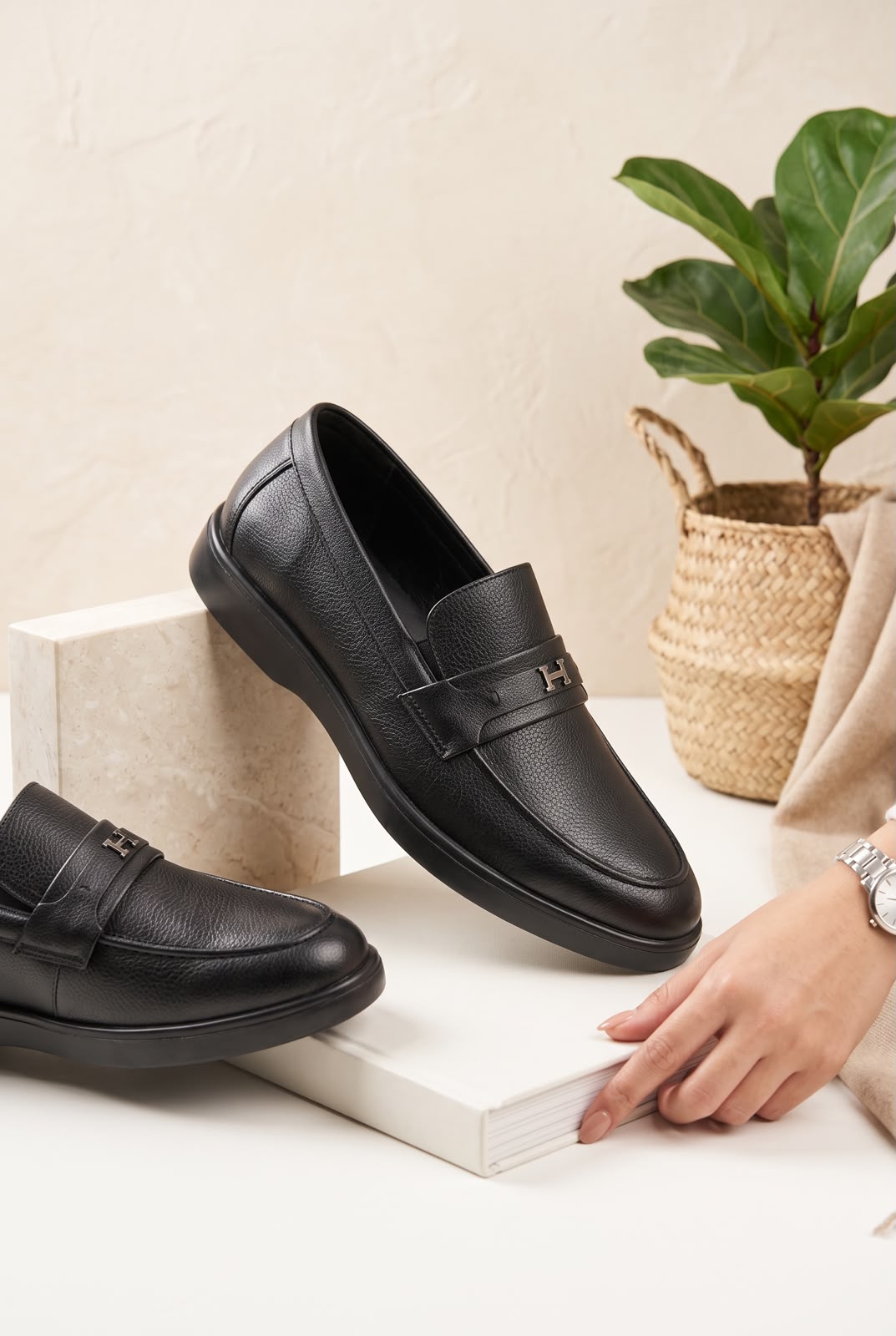 NEW ,  MEN SHOES  M646 , MADE IN CHINA