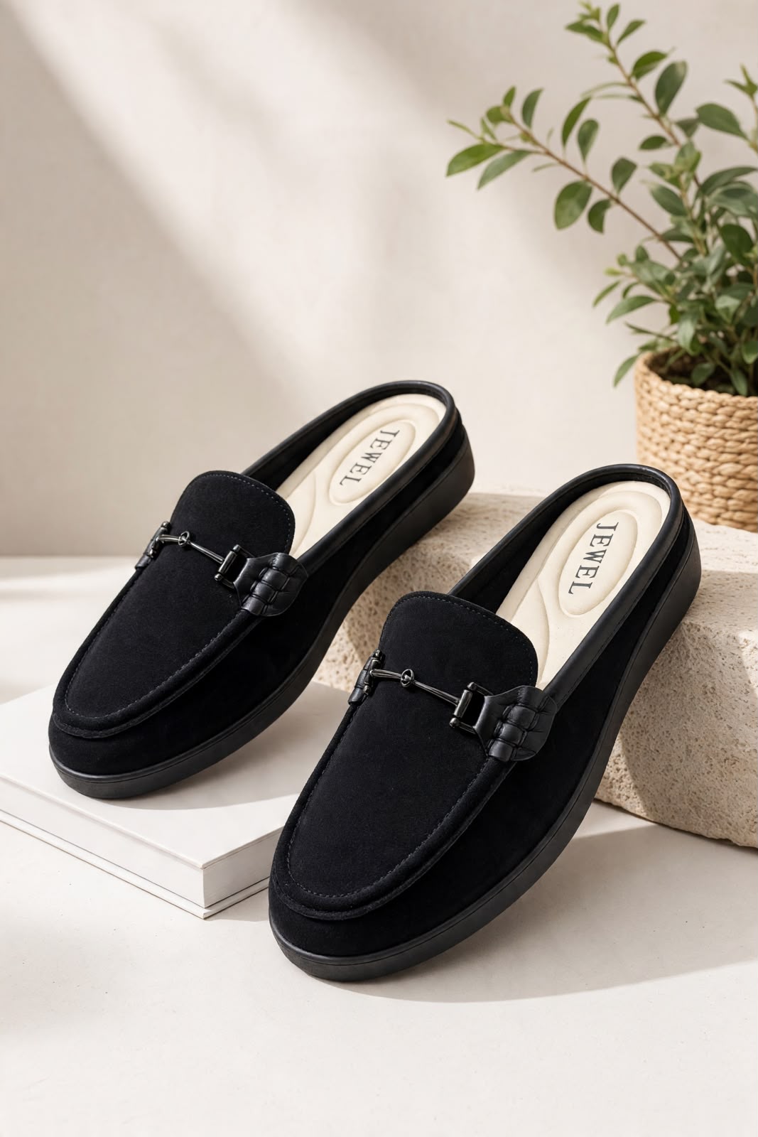 NEW ,  WOMEN SLIPPERS W36