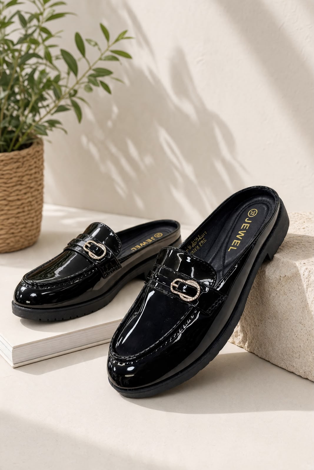 NEW ,  WOMEN SLIPPERS W37