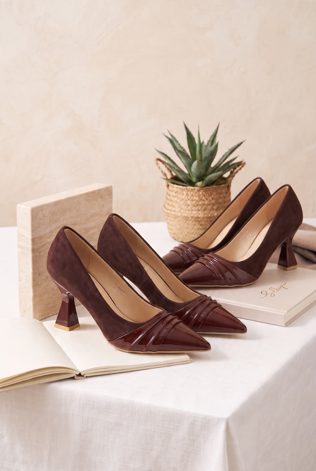 WOMEN SHOSE W25