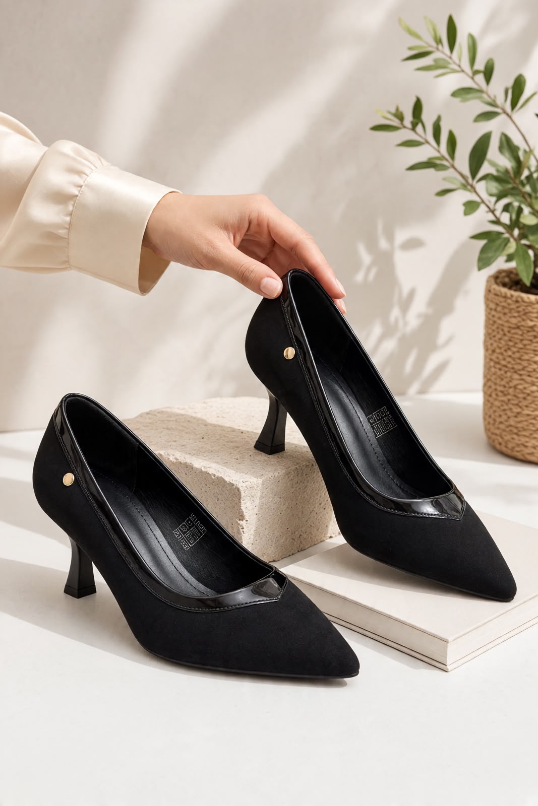 WOMEN SHOSE W26