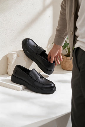 NEW ,  MEN SHOES  M676 , MADE IN CHINA