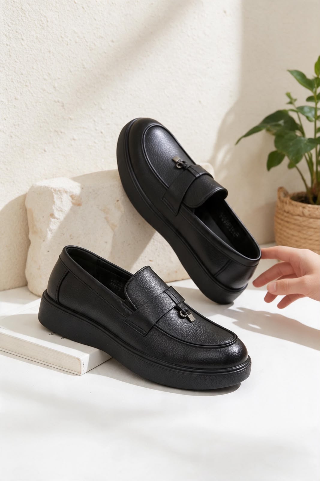 NEW ,  MEN SHOES  M676 , MADE IN CHINA