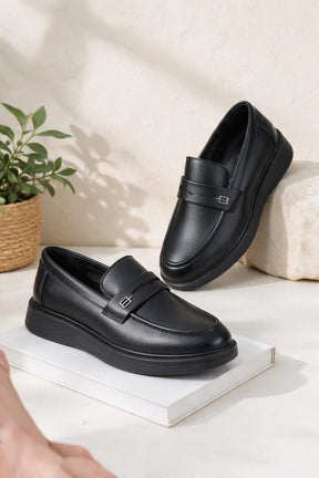 NEW ,  MEN SHOES  M678 , MADE IN CHINA