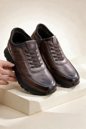 NEW , MEN SHOES M680