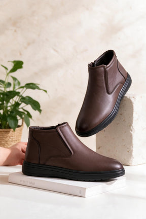 NEW ,  MEN BOOTS  M681 , MADE IN CHINA