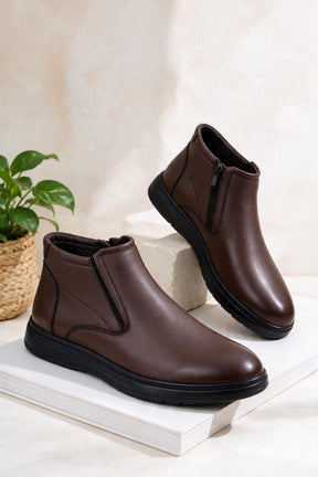 NEW ,  MEN BOOTS  M681 , MADE IN CHINA