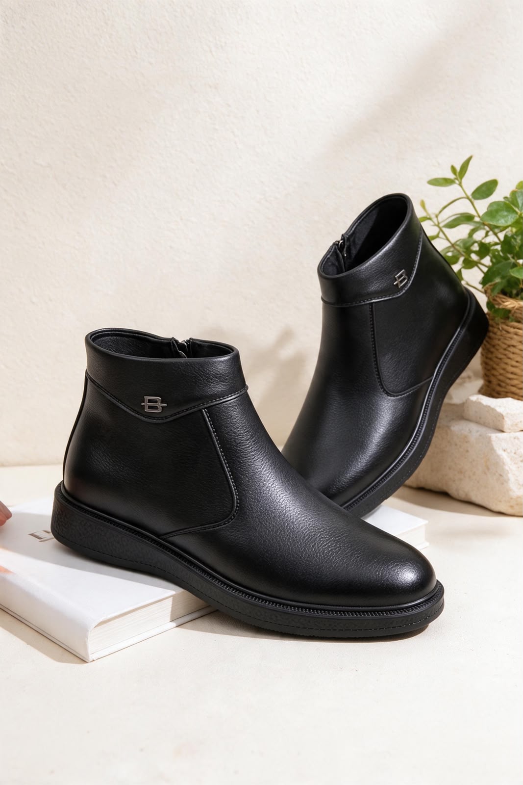 NEW ,  MEN BOOTS  M670 , MADE IN CHINA