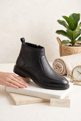 NEW ,  MEN BOOTS  M673 , MADE IN CHINA