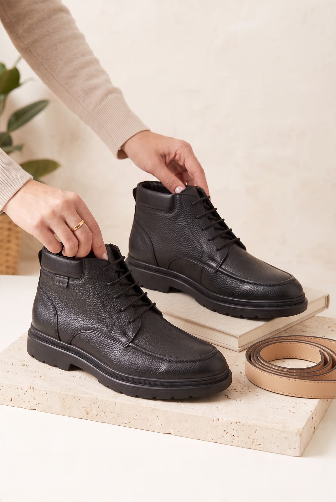NEW ,  MEN BOOTS  M667 , MADE IN CHINA