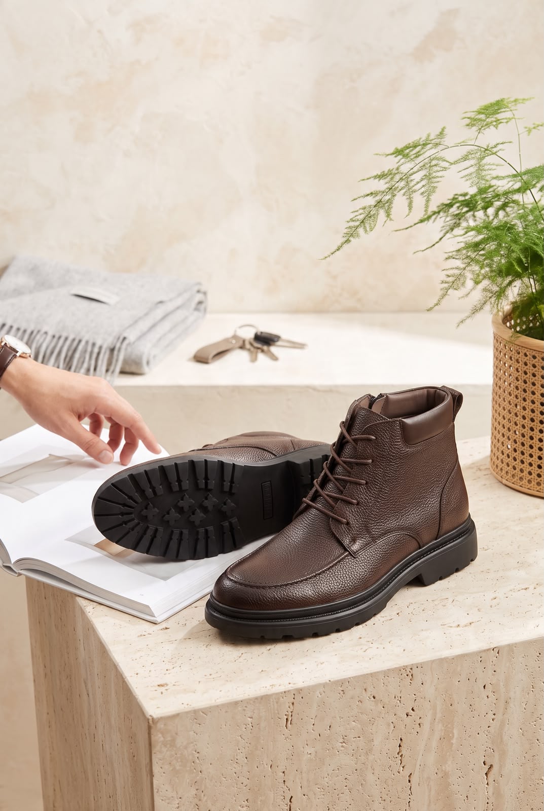 NEW ,  MEN BOOTS  M667 , MADE IN CHINA