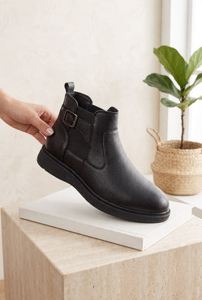 NEW ,  MEN BOOTS  M688 , MADE IN CHINA