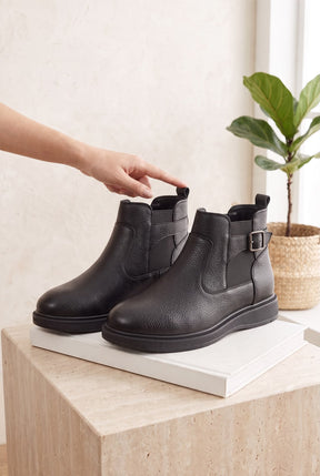 NEW ,  MEN BOOTS  M688 , MADE IN CHINA