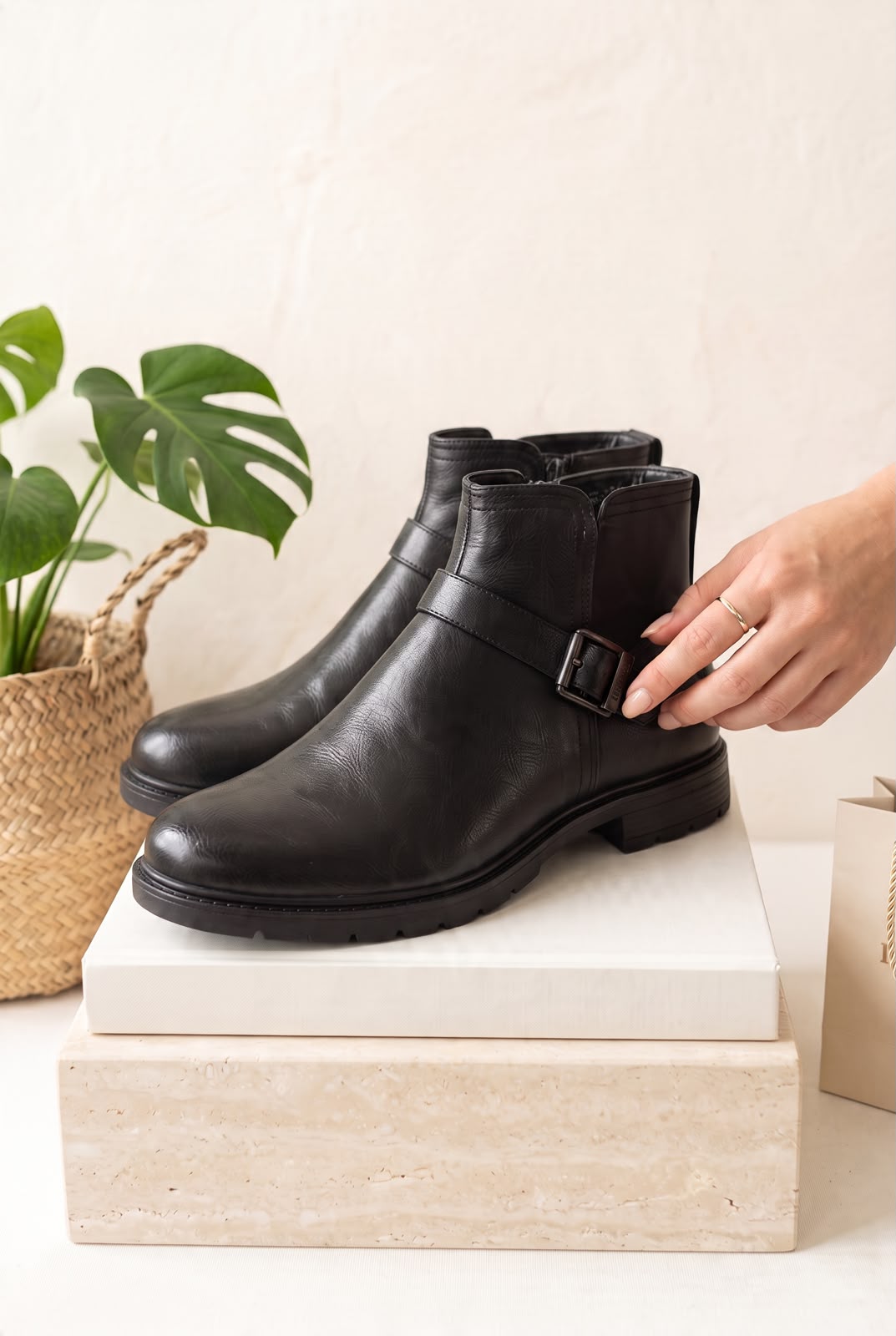 NEW ,  MEN BOOTS  M541 , MADE IN CHINA