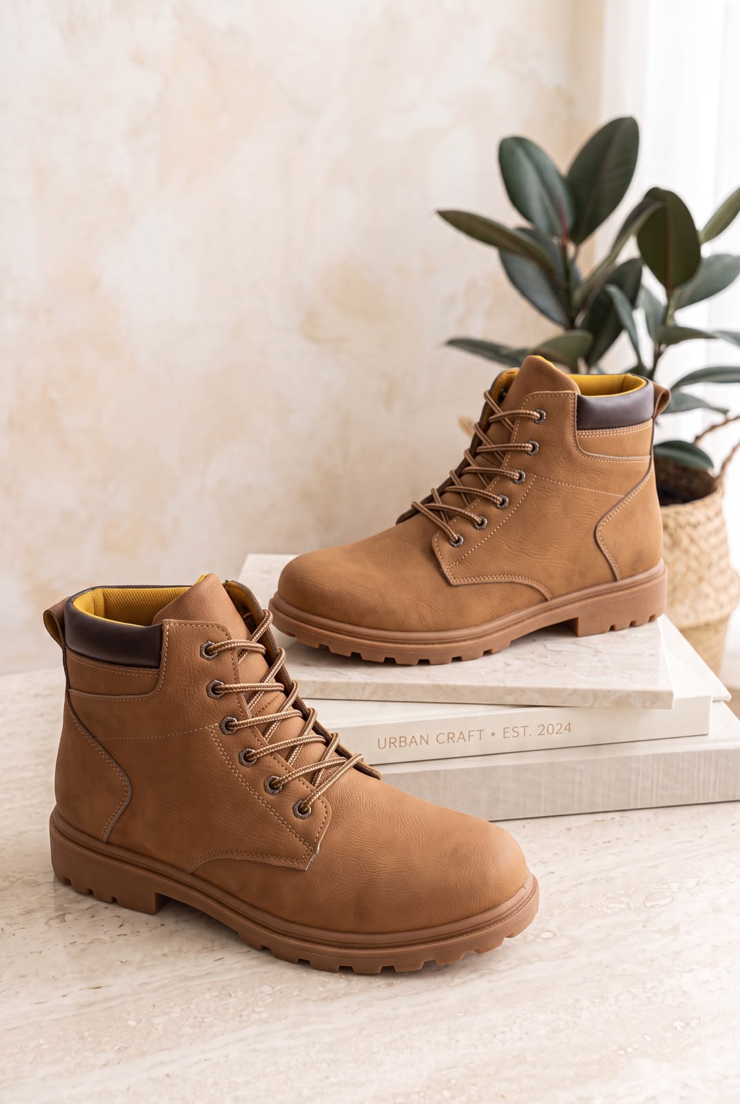 NEW ,  MEN BOOTS  M663 , MADE IN CHINA