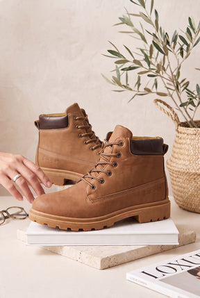 NEW ,  MEN BOOTS  M662 , MADE IN CHINA