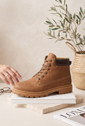 NEW ,  MEN BOOTS  M662 , MADE IN CHINA
