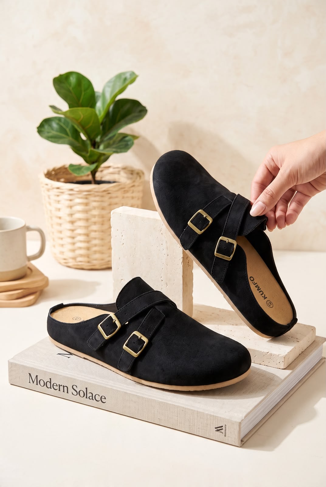 NEW , MEN SLIPPER M578