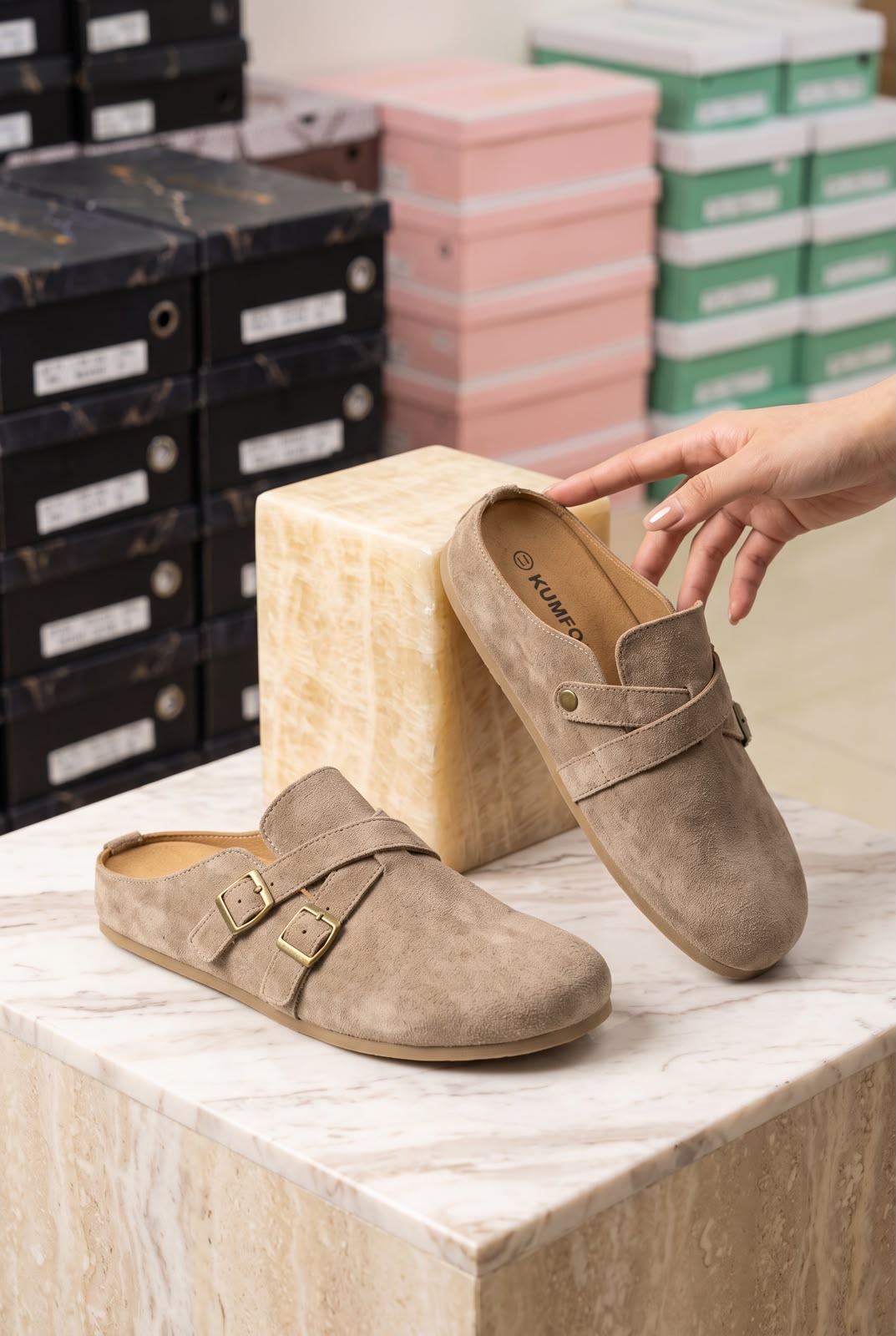 NEW , MEN SLIPPER M578