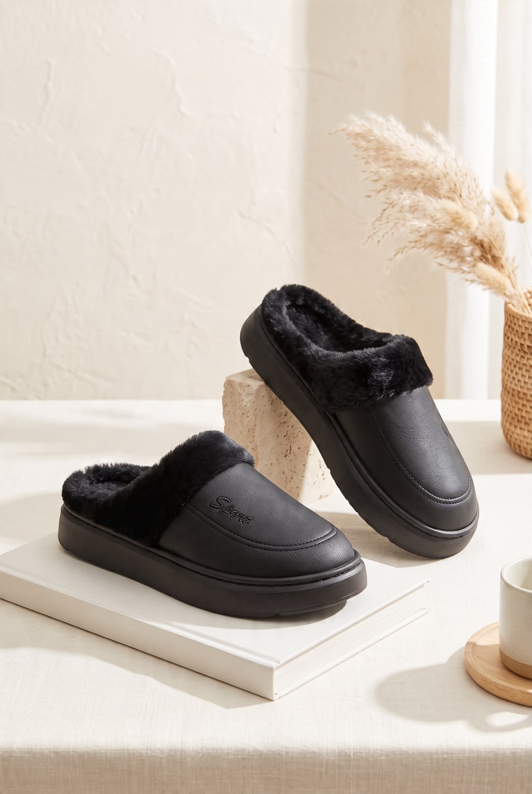 NEW , MEN SLIPPER MC665