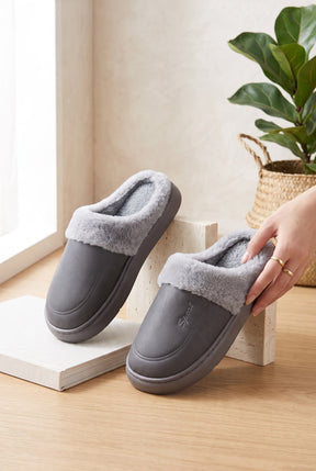 NEW , MEN SLIPPER MC665
