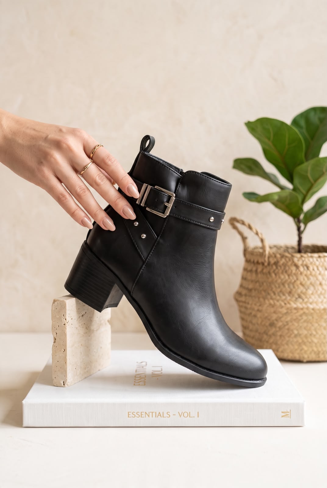 NEW 2027 , WOMEN SHOSE WW135