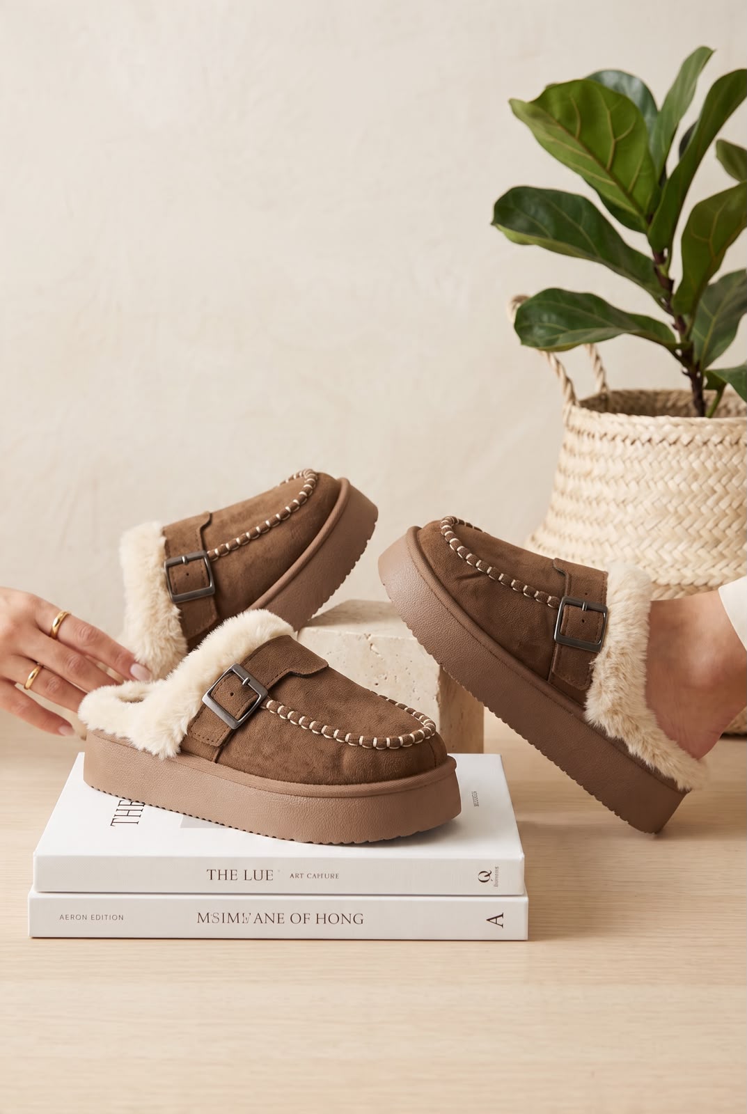 WOMEN SLIPPERS WW205