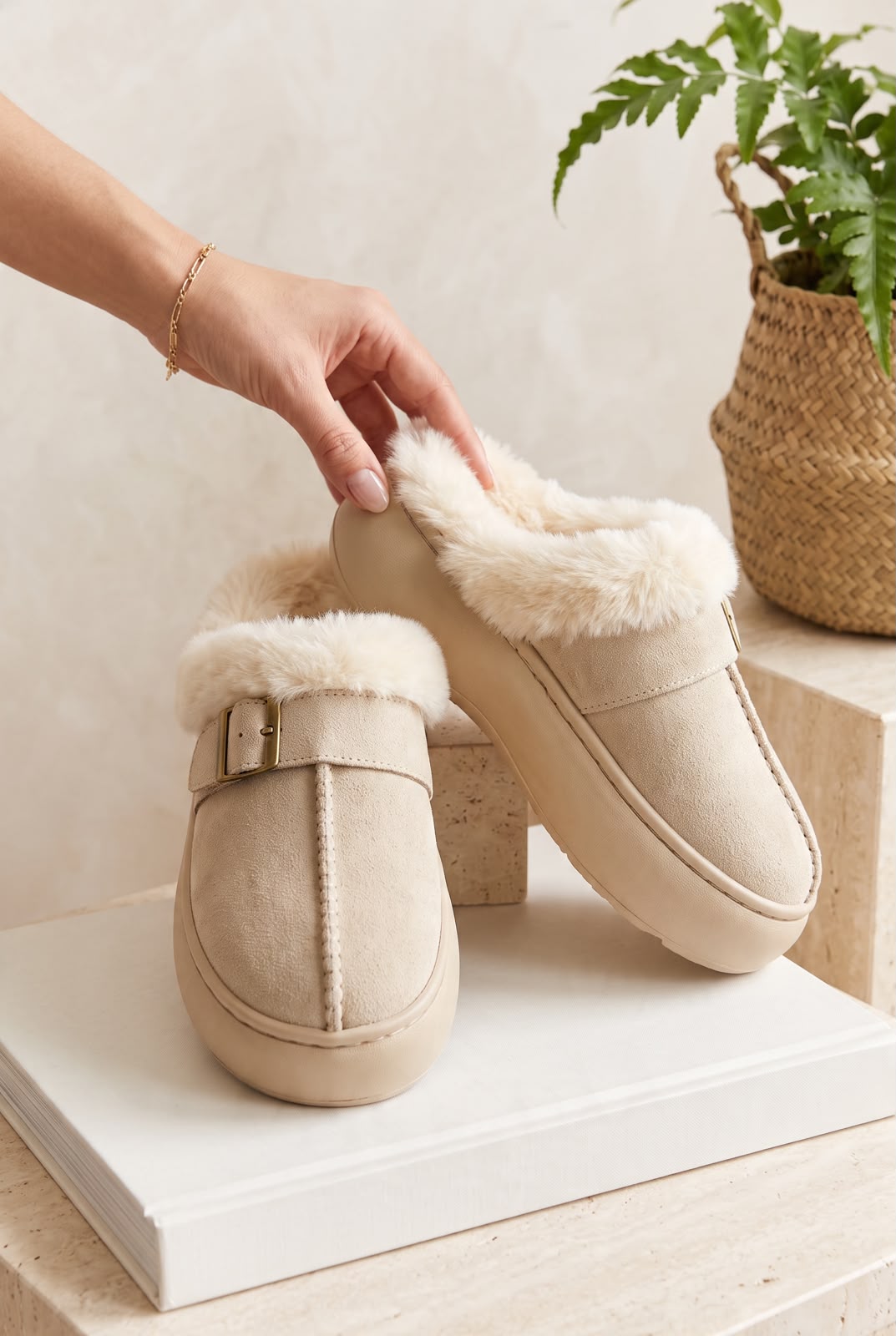 WOMEN SLIPPERS WW206