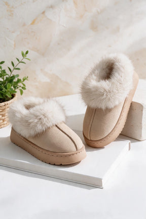 NEW , KIDS BOOTS KW43