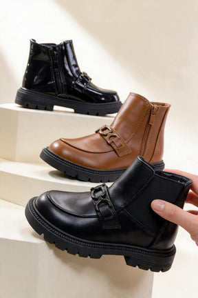 NEW , KIDS BOOTS KW4