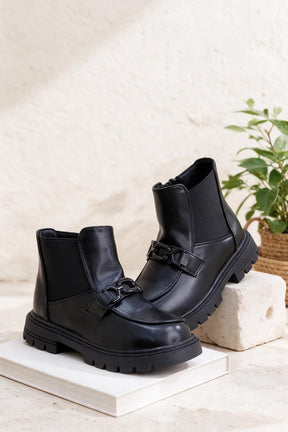 NEW , KIDS BOOTS KW4