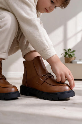 NEW , KIDS BOOTS KW4