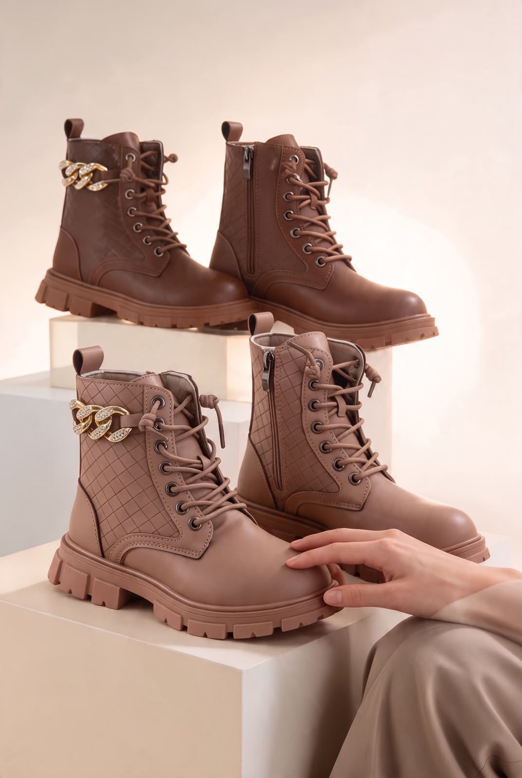 NEW , KIDS SHOES  KW2