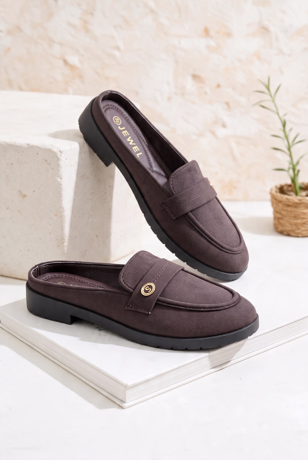 NEW ,  WOMEN SLIPPERS WC59