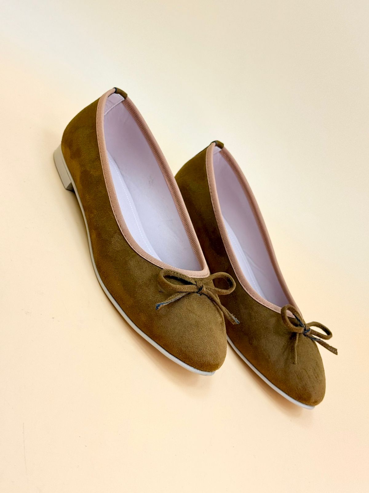 NEW ,  WOMEN FLAT SHOES W178