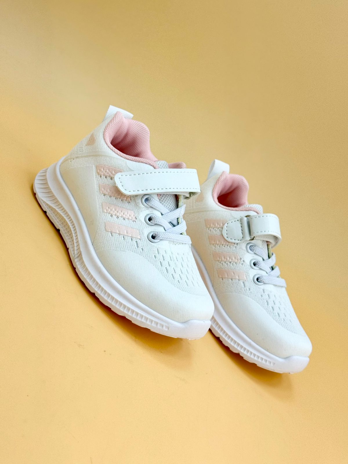 NEW ,  KIDS SHOES SIZE FROM 25 TO 36 K20