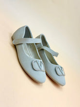 NEW ,  KIDS SHOES SIZE FROM 31 TO 36 K89