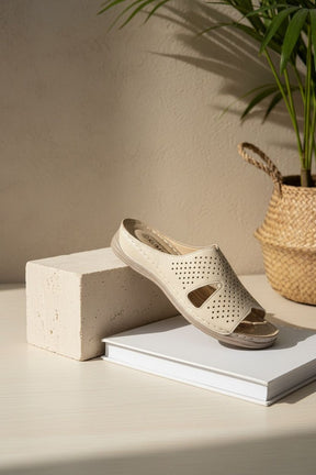 NEW ,  WOMEN SLIPPERS W551