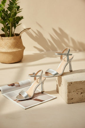 NEW ,  WOMEN SHOES HEELS W660