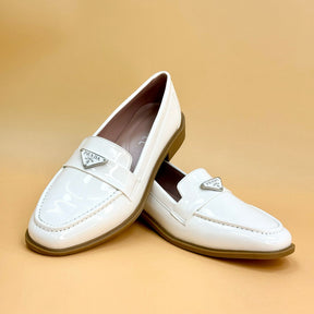 NEW ,  WOMEN FLAT SHOES W454