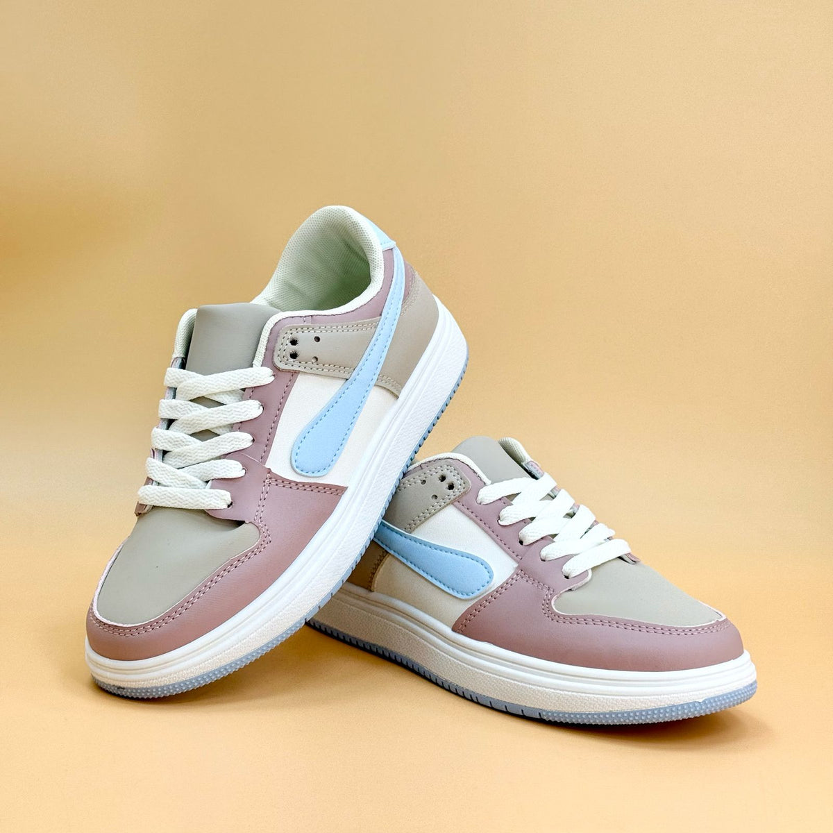 WOMEN SHOES W450