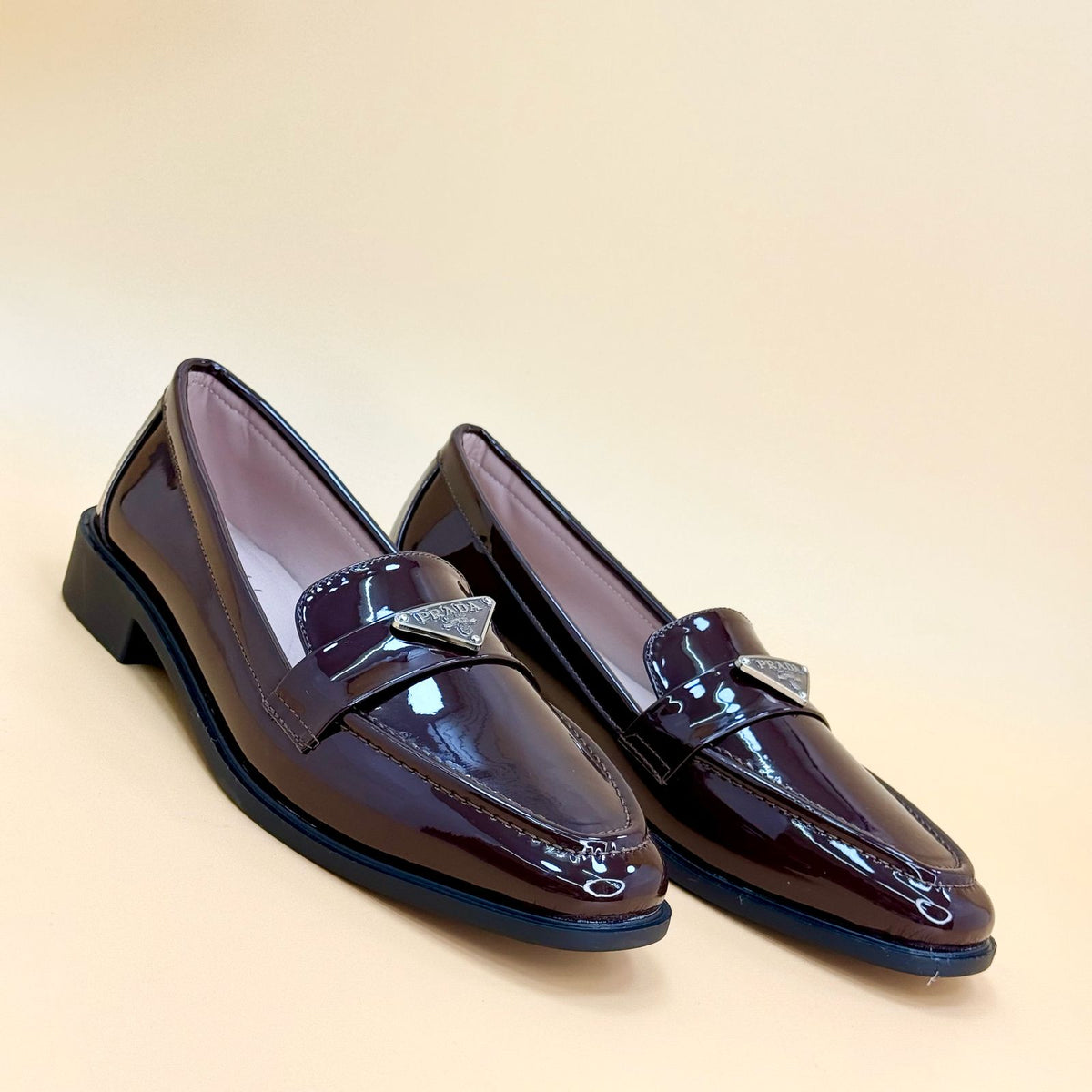 NEW ,  WOMEN FLAT SHOES W454