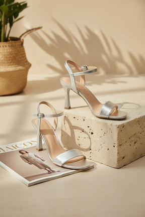 NEW ,  WOMEN SHOES HEELS W660