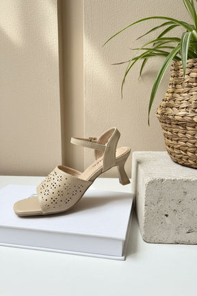 NEW ,  WOMEN SHOES HEELS W497