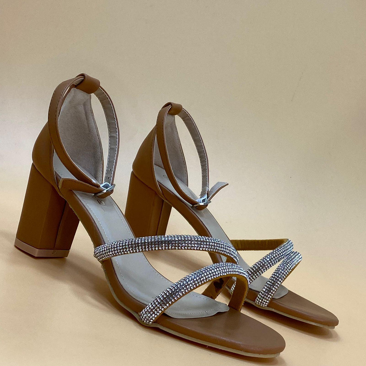 WOMEN SANDAL  W72 - Olive Tree Shoes 