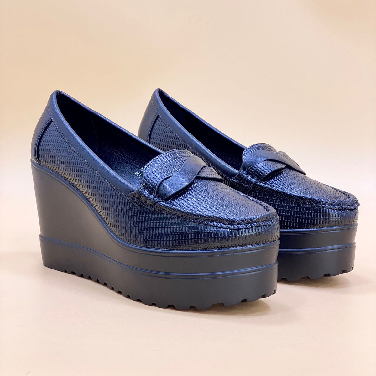 NEW ,  WOMEN SHOES HEELS W422
